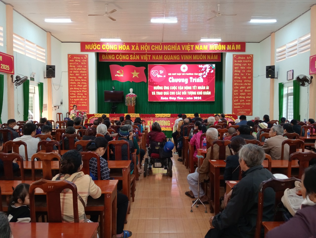 2.8. TET NHAN AI